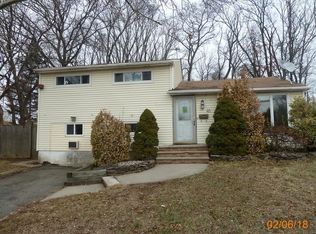 46 Albert Dr, Parlin, NJ