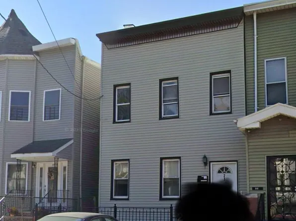 21 Boyd Avenue image 1 of 10