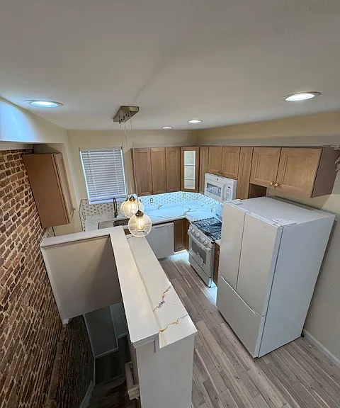 832 S Kenwood Ave — Photo 4