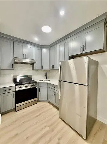 3 bed, 1.0 bath, $3,000 — Photo 4