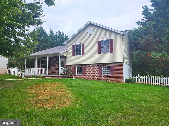 4th image of 516 Lexington Way