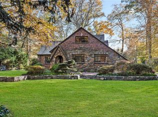 32 Woodland Dr, Rye Brook, NY 10573