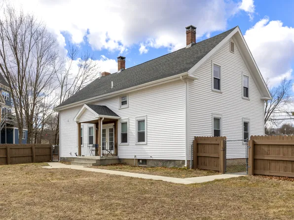 8 Lake Street, Plainfield, CT 06354