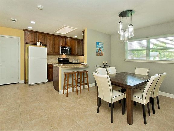 3rd image of 3520 Apple Valley Dr