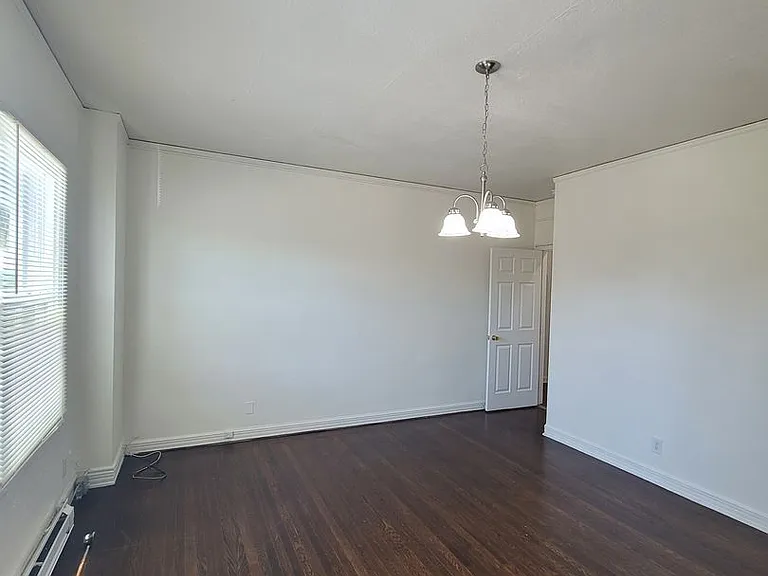 618 W 7th St — Photo 8