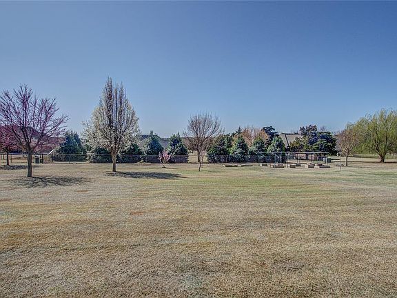 4th image of 8700 SW 107th St