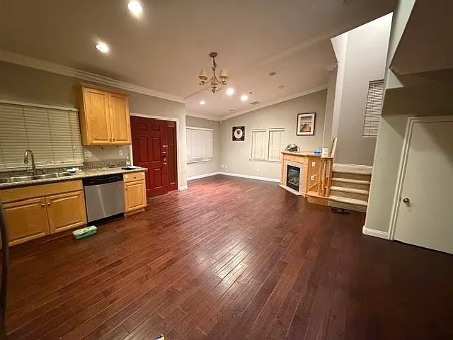 1686 Locust St — Photo 4