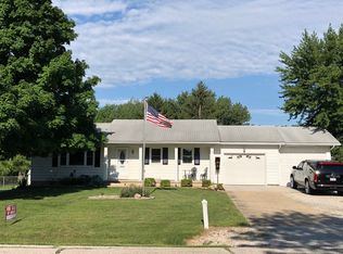 2745 S 34th St, Decatur, IL 62521