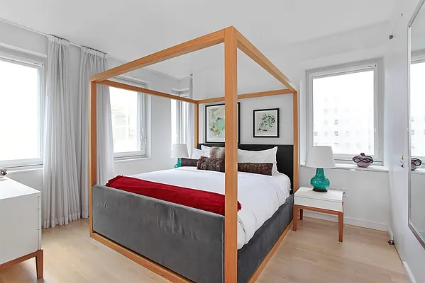 Rented by Corcoran | media 27