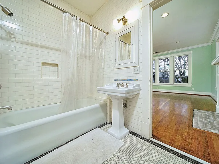 3944 Woodlawn Dr — Photo 28