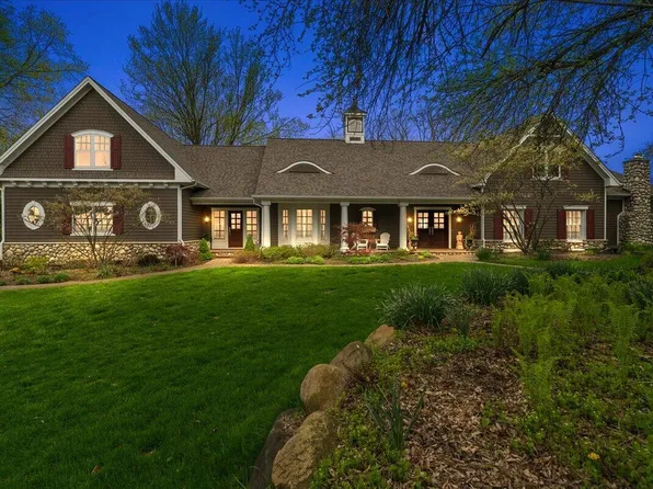 3155 Lake Dr SE, East Grand Rapids, MI 49506