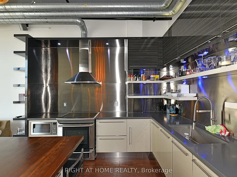43 Hanna Ave #708 — Photo 3