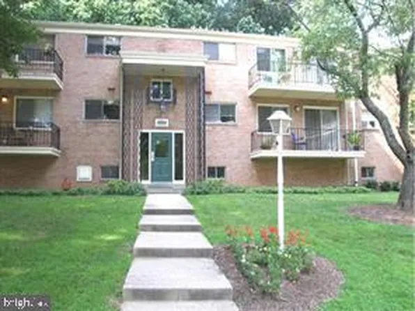 10500 Weymouth St APT 104, Bethesda, MD 20814
