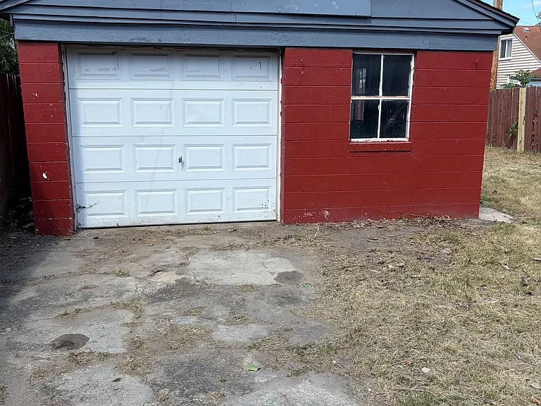 20451 Wexford St — Photo 14