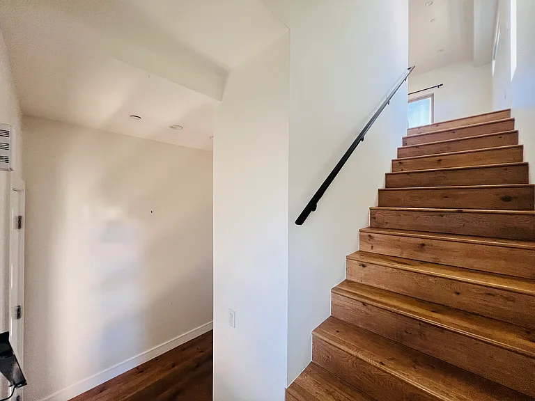 250 S Burlington Ave #250 — Photo 17