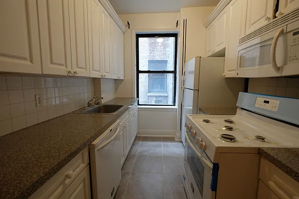 Rented by Keller Williams NYC | media 14
