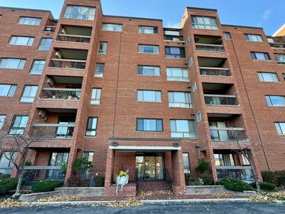 600 Naples Ct APT 103, Glenview, IL, 60025