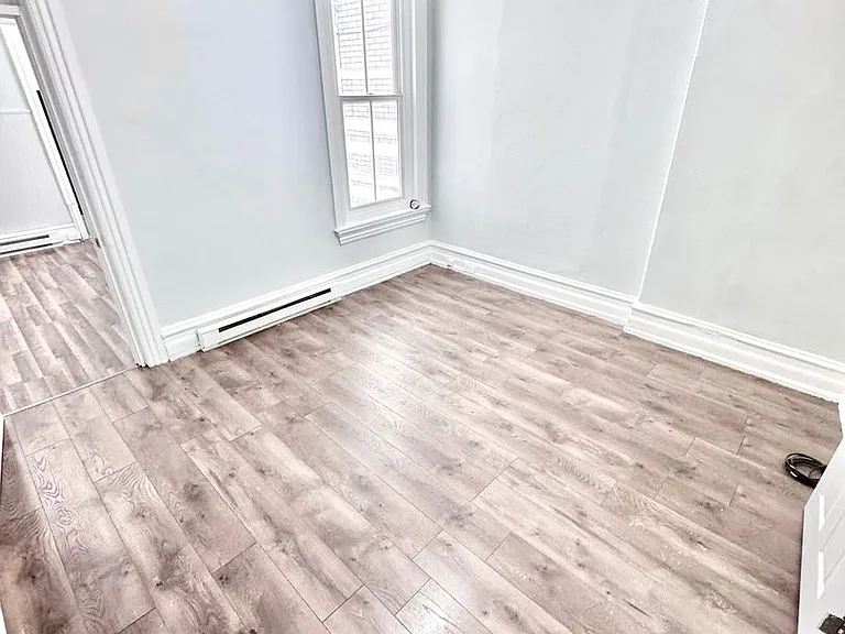 918 W Turner St — Photo 4