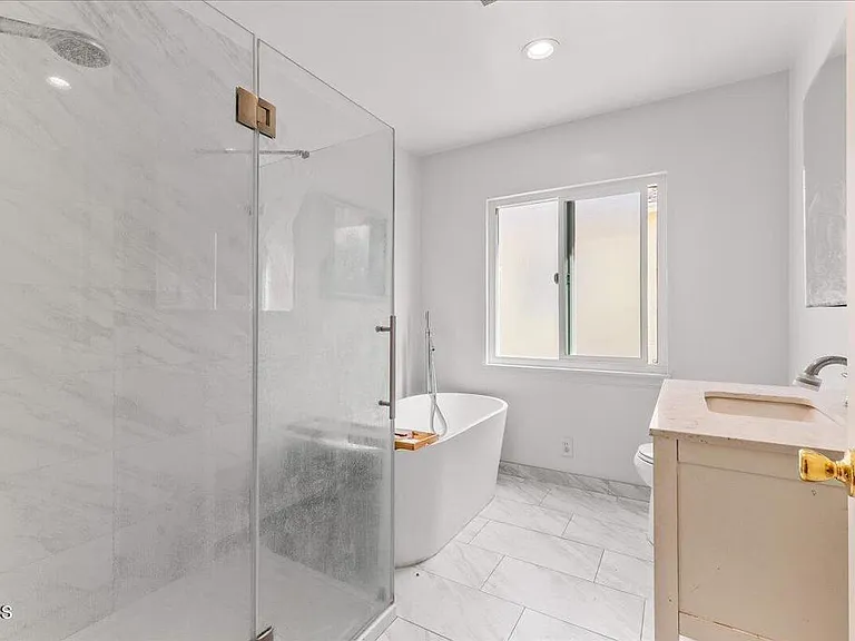 416 Dartmouth Rd — Photo 17