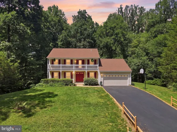 6090 River Forest Dr, Manassas, VA 20112
