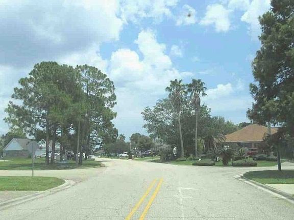 Exterior Neighborhood (street photo)