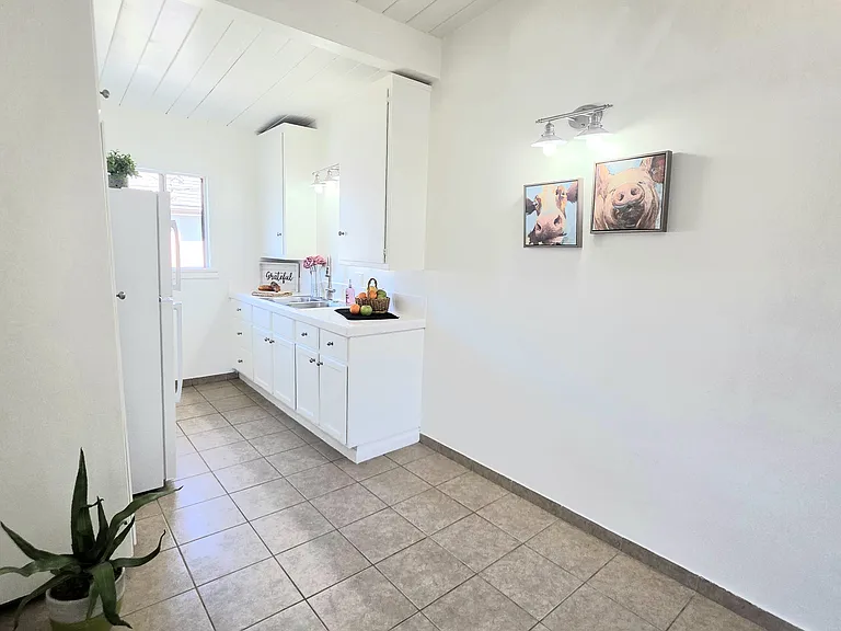 2183 Sepulveda Blvd #G — Photo 8