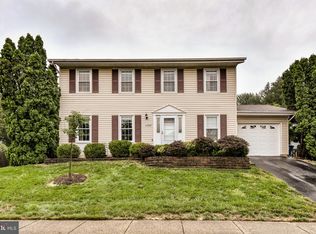 1350 Shallow Ford Rd, Herndon, VA 20170