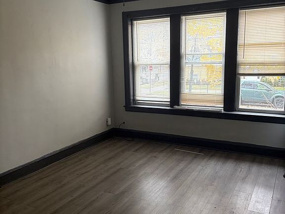 2nd image of 4959 W Wrightwood Ave #1E