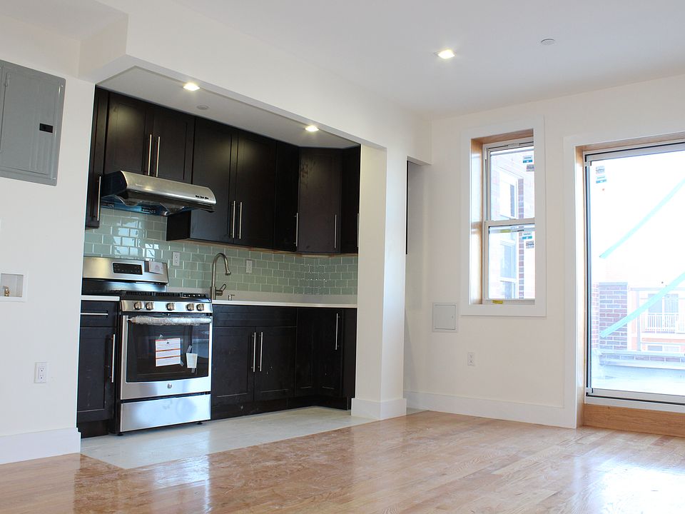 2nd image of 1457 W 5th St #5C