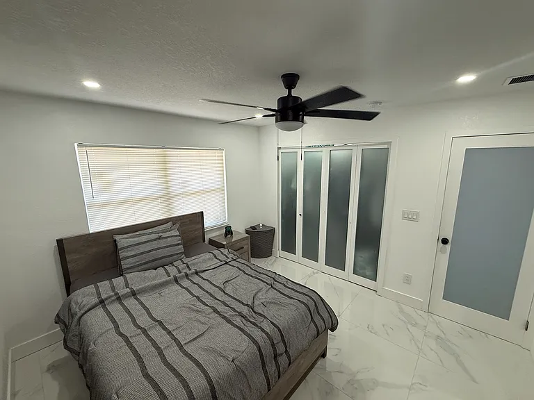 3615 Country Club Blvd #3 — Photo 4