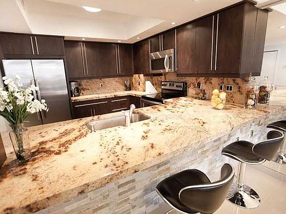 4th image of 17375 Collins Ave #1606