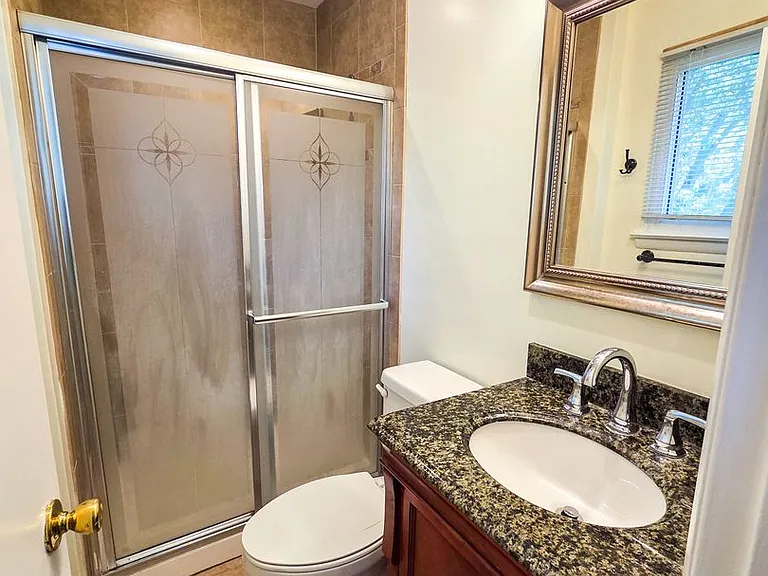 305 Hillsboro Dr — Photo 19