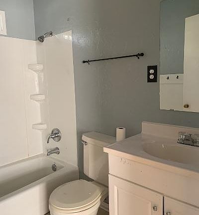 2nd image of 926 N Patchin Ave