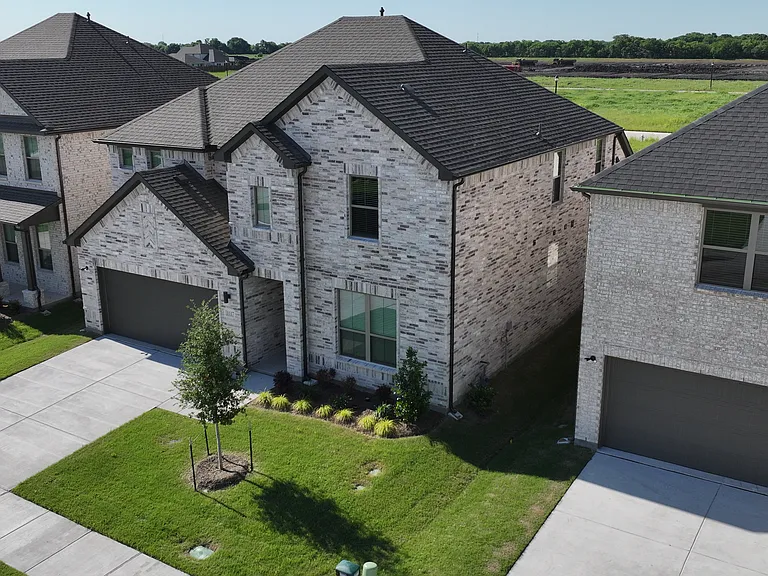 1117 Sunward Rd — Photo 2