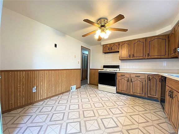 2nd image of 11 Jeffrey Dr #1