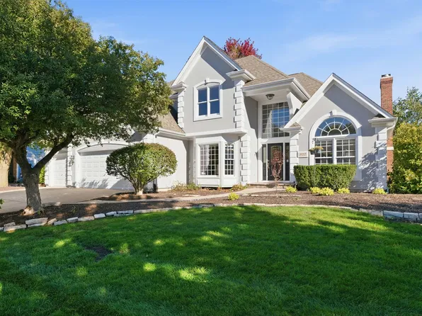 937 Saint Andrews Cir, Geneva, IL 60134