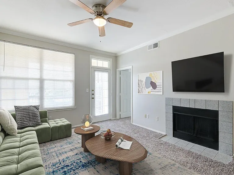River Walk Apartment Homes — Photo 7