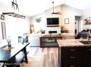 1111 Mountain Meadow Ave, Pinedale, WY 82941
