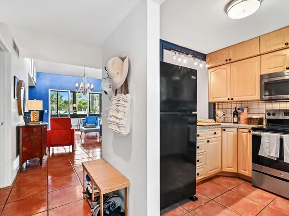 2540 Boundbrook Boulevard #102, Palm Springs, FL 33406