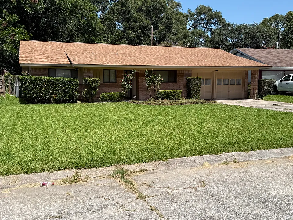 2807 Newcastle Dr