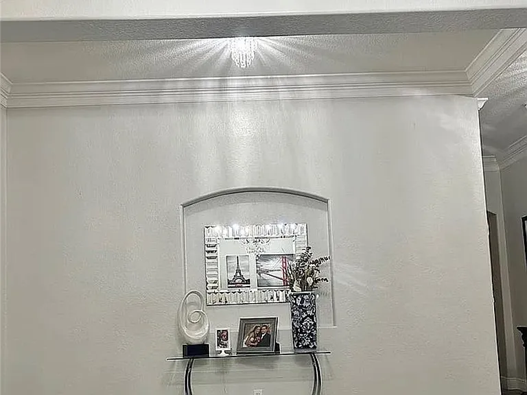 221 NW 3rd Pl — Photo 15