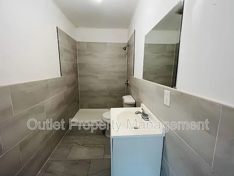 918 E 10th St #918B — Photo 10