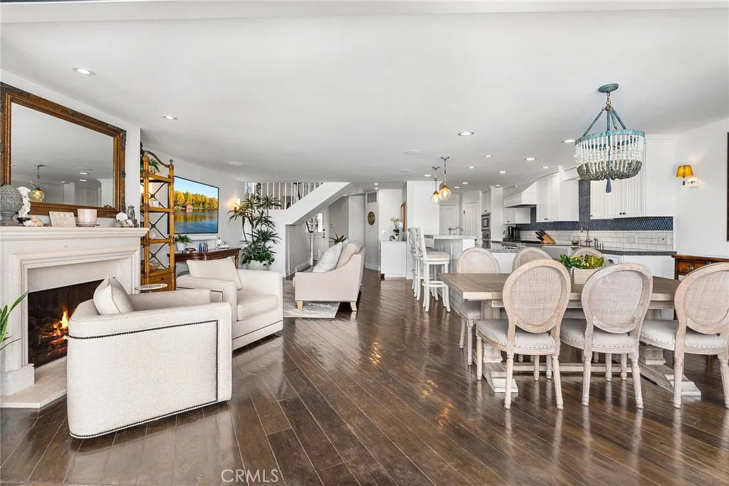 4 bed, 2.5 bath, 2560 sqft, $15,000 — Photo 3