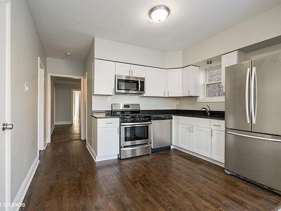 5th image of 5450 W Cornelia Ave #1