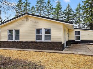 9019 W Harper Lake Rd, Kimmell, IN 46760