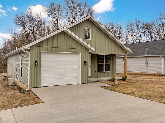 2nd image of 1107 E Smith Street