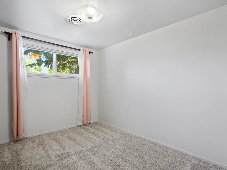 680 Borah Ave — Photo 24
