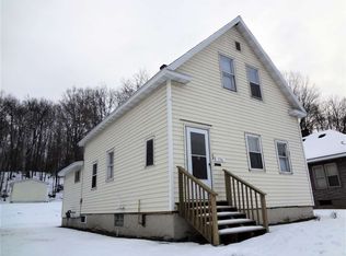 1716 Ridge St, Niagara, WI 54151