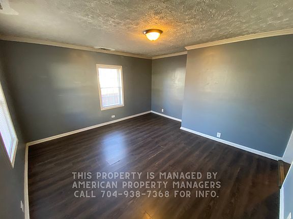 3rd image of 303 Southern Es St