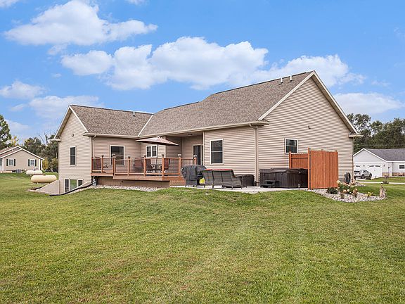5th image of 222 Leo Dr